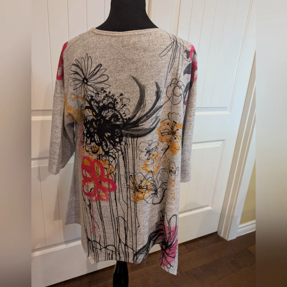 Chic Floral Women's Tunic Top - Picture 3 of 5